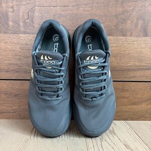 Topo Athletic Women's Terraventure waterproof trail runners size US8.5